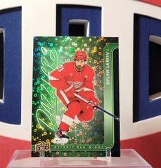 Dylan Larkin2024-25 - Dazzlers green #Dz-45 Upper Deck Series 1
